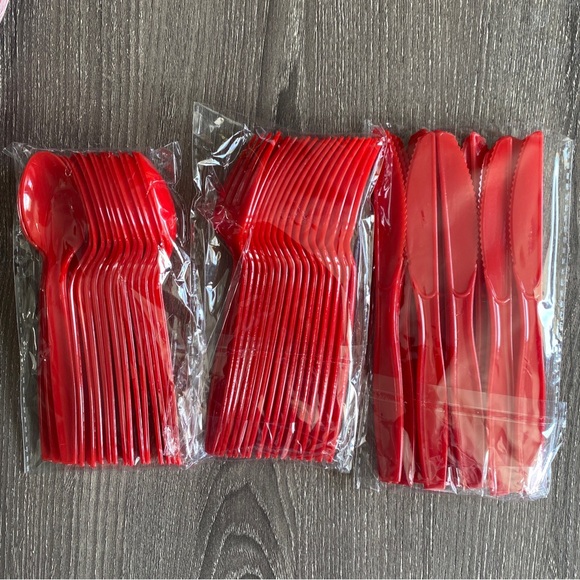 Red And Gold Graduation Party Supply Pack serves 16 - Picture 6 of 7